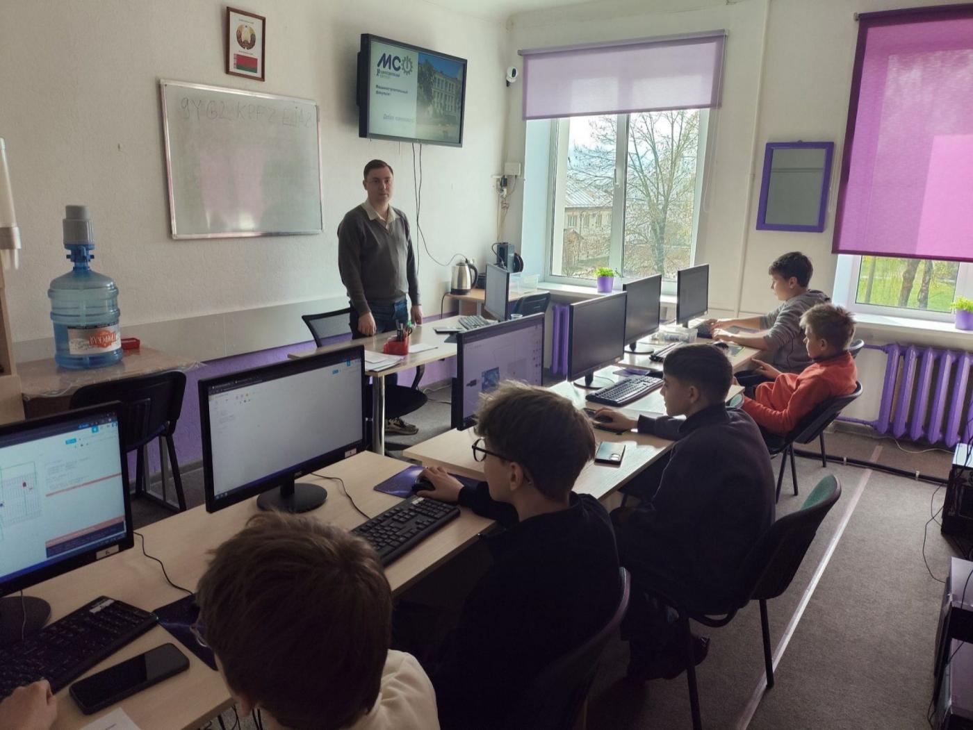 Преподаватель БНТУ провела онлайн-встречу с учащимися Детского образовательного центра «СТЕМЛАБ»